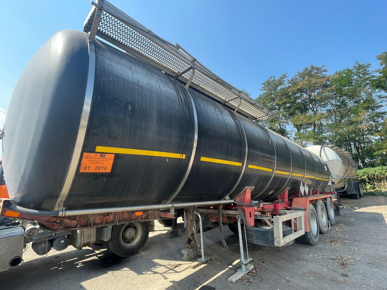 HENDRICK BITUMEN SEMI-TRAILER - Semi-remorque citerne: photos 2 HENDRICK BITUMEN SEMI-TRAILER - Semi-remorque citerne: photos 2