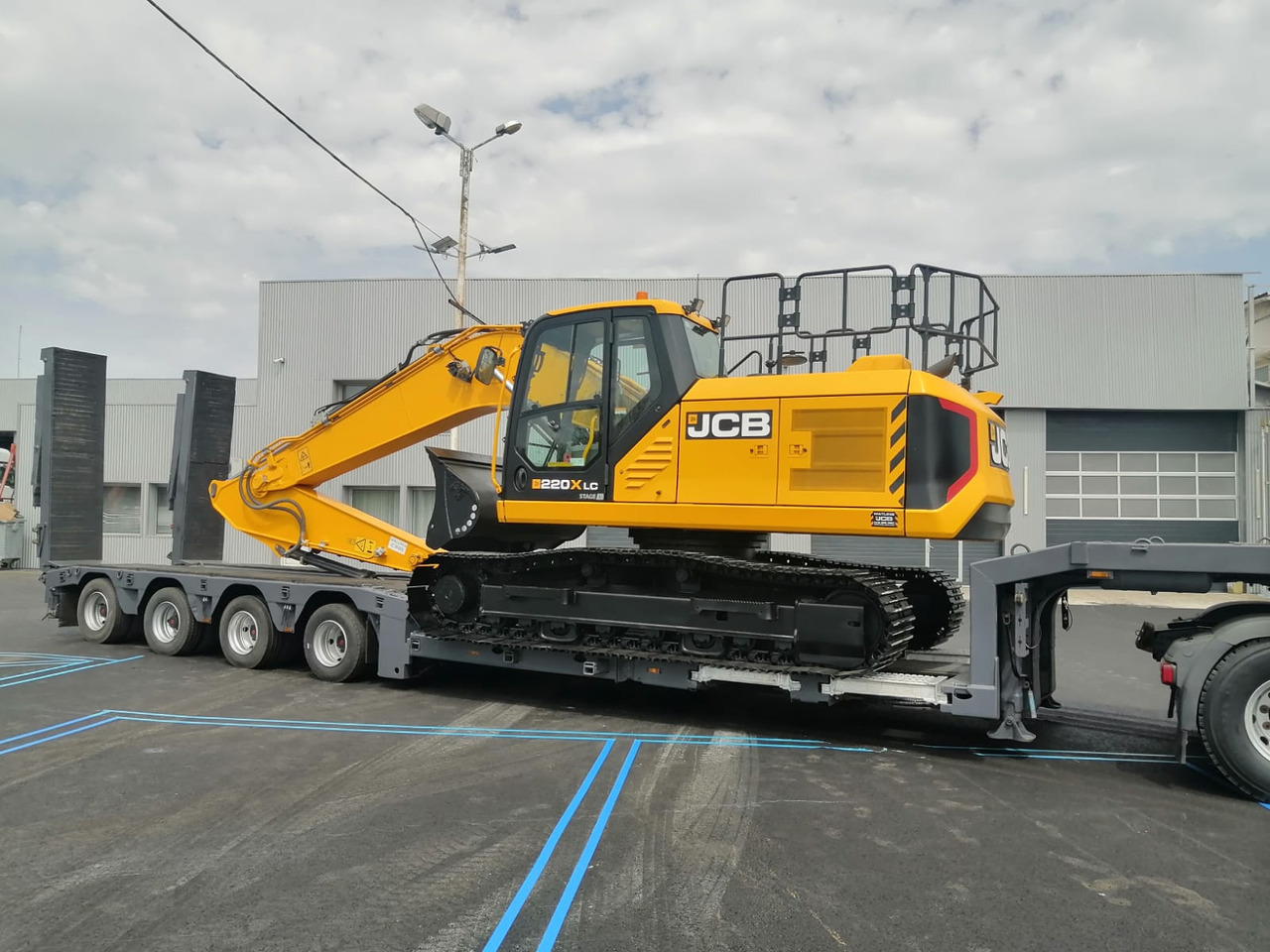 JCB 220X LC, AC, EXCAVATOR TOP !!! - Pelle sur chenille: photos 1 JCB 220X LC, AC, EXCAVATOR TOP !!! - Pelle sur chenille: photos 1