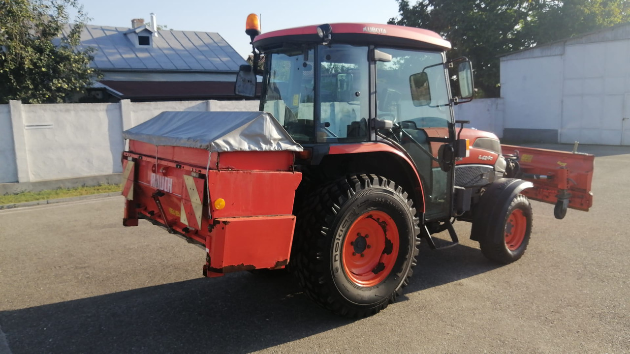 KUBOTA L4240 Narrow spaces tractor/vineyard/fruit tree/communal, TOP ! - Tracteur agricole: photos 3 KUBOTA L4240 Narrow spaces tractor/vineyard/fruit tree/communal, TOP ! - Tracteur agricole: photos 3