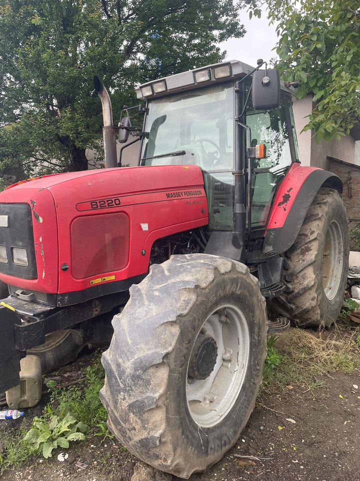 Massey Ferguson 8220 Tractor - Tracteur agricole: photos 5 Massey Ferguson 8220 Tractor - Tracteur agricole: photos 5