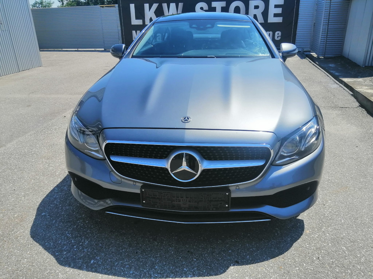 Mercedes Benz E220d Coupe, TOP !!! - Voiture: photos 2 Mercedes Benz E220d Coupe, TOP !!! - Voiture: photos 2