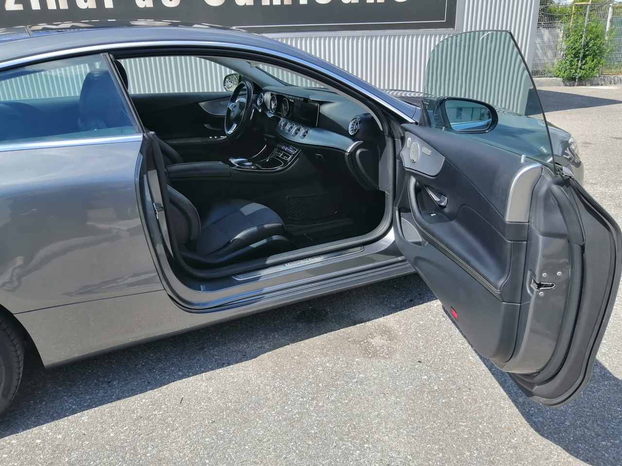Mercedes Benz E220d Coupe, TOP !!! - Voiture: photos 5 Mercedes Benz E220d Coupe, TOP !!! - Voiture: photos 5