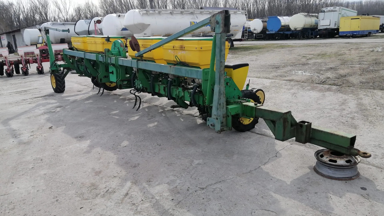 SFOGGIA GAMA PLUS 12/9m/12 Rows Seeding Machine - Semoir monograine: photos 3 SFOGGIA GAMA PLUS 12/9m/12 Rows Seeding Machine - Semoir monograine: photos 3
