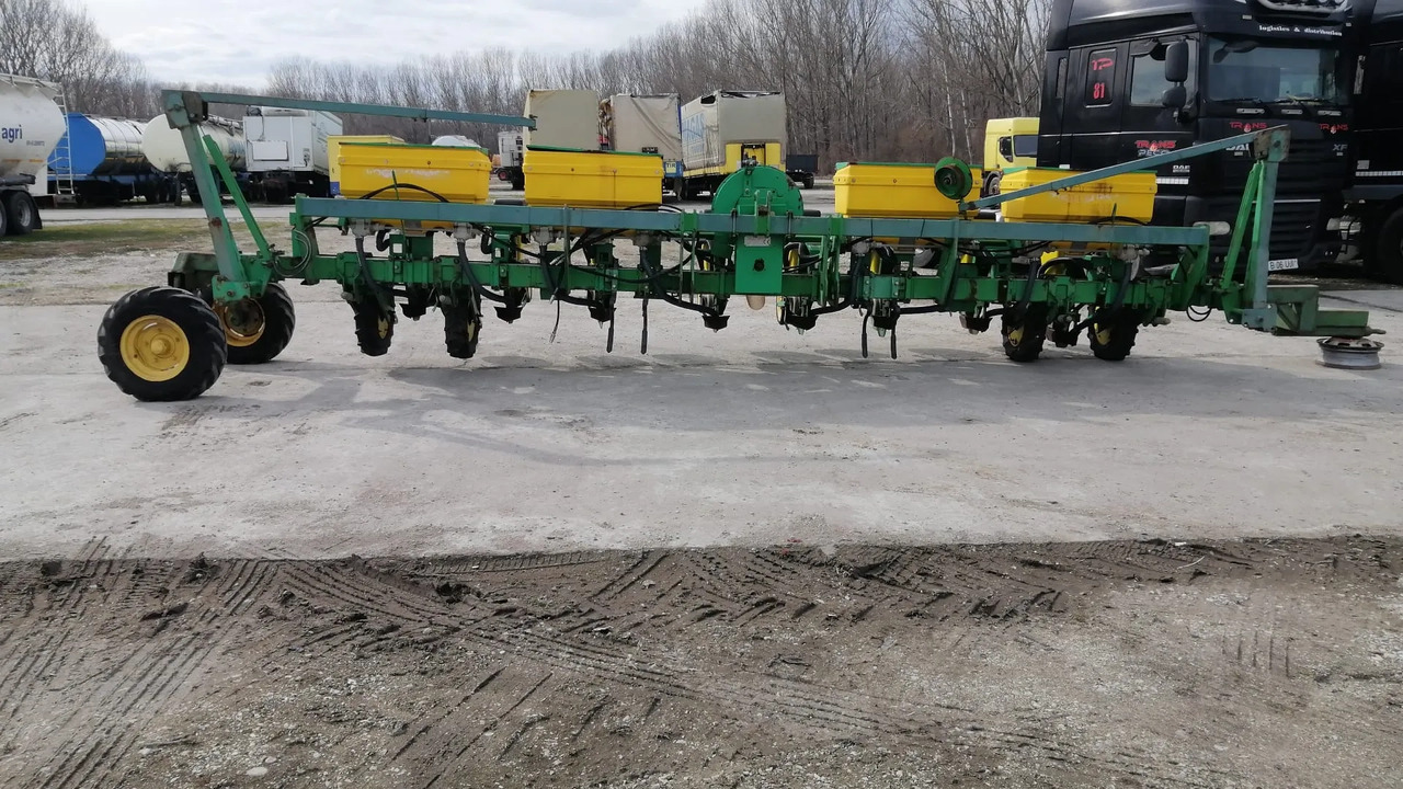 SFOGGIA GAMA PLUS 12/9m/12 Rows Seeding Machine - Semoir monograine: photos 2 SFOGGIA GAMA PLUS 12/9m/12 Rows Seeding Machine - Semoir monograine: photos 2