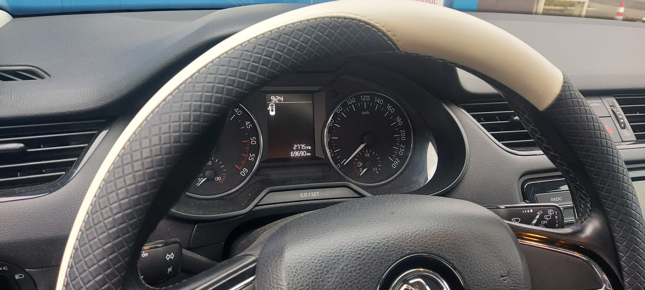 SKODA OCTAVIA - Voiture: photos 4 SKODA OCTAVIA - Voiture: photos 4