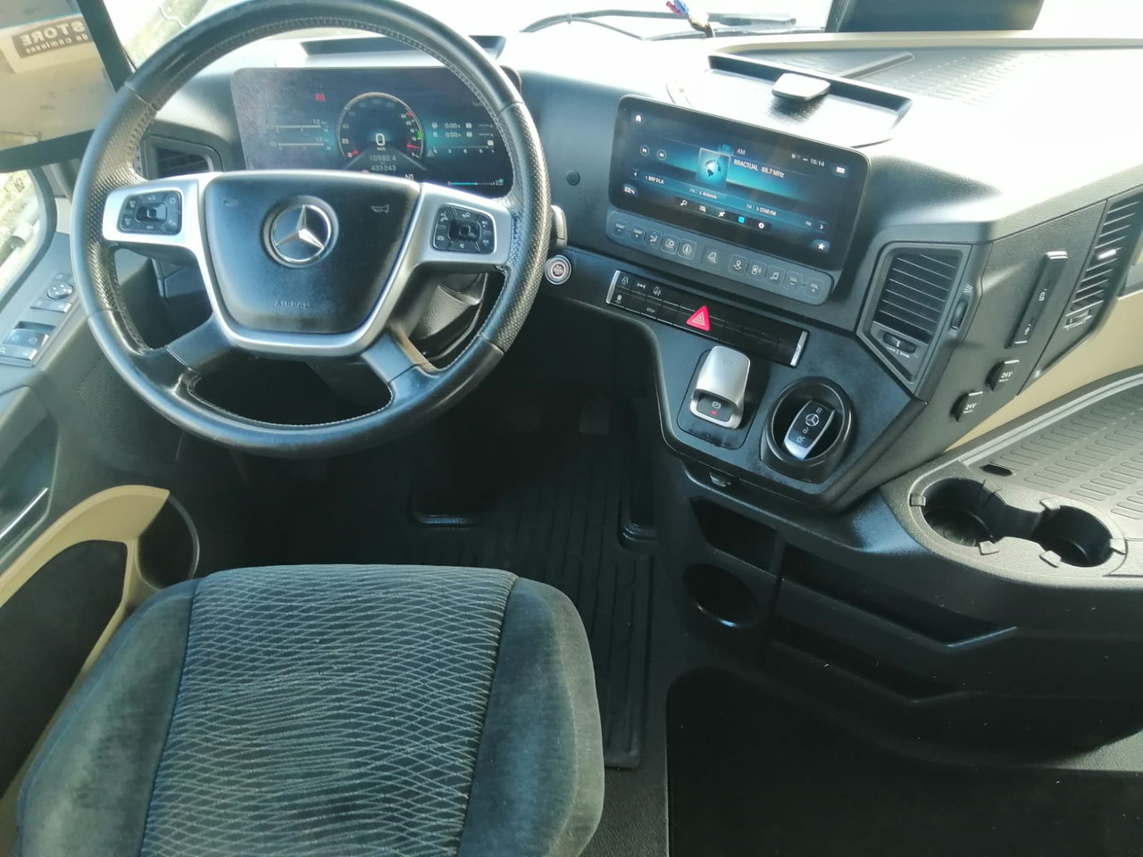 Mercedes-Benz Actros 1845 LS, BIG SPACE, TOP!!! - Tracteur routier: photos 4 Mercedes-Benz Actros 1845 LS, BIG SPACE, TOP!!! - Tracteur routier: photos 4