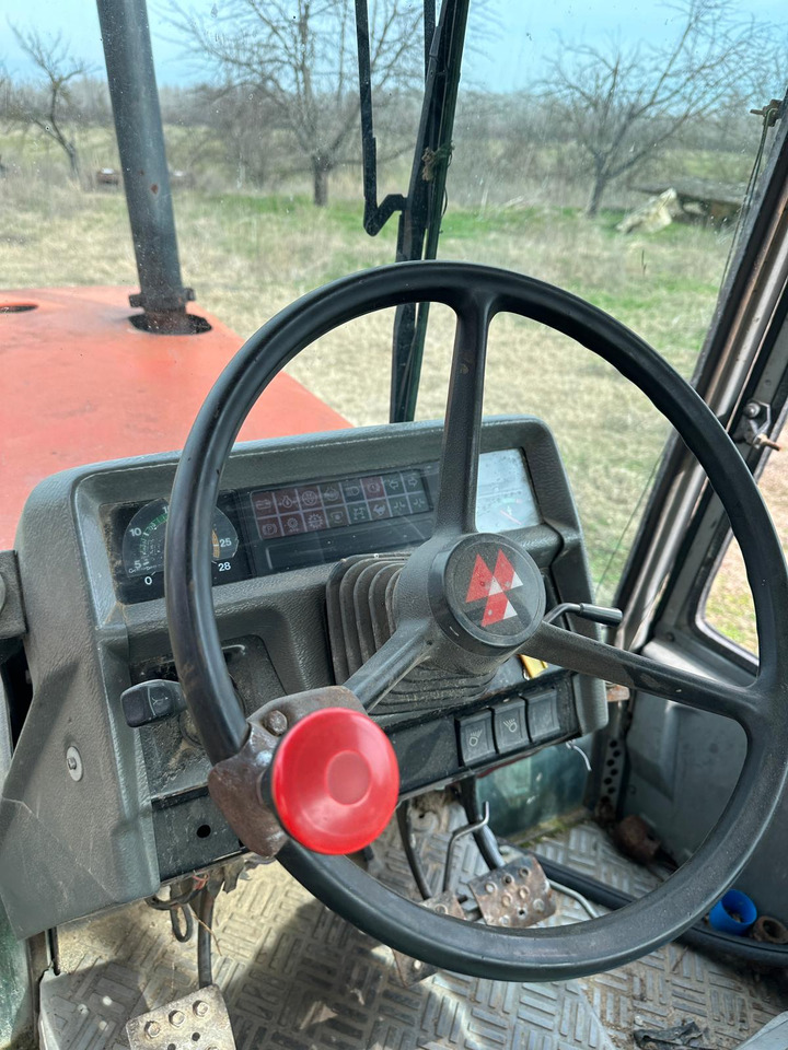 Tractor agricol Massey Ferguson 3655 - Tracteur agricole: photos 4 Tractor agricol Massey Ferguson 3655 - Tracteur agricole: photos 4