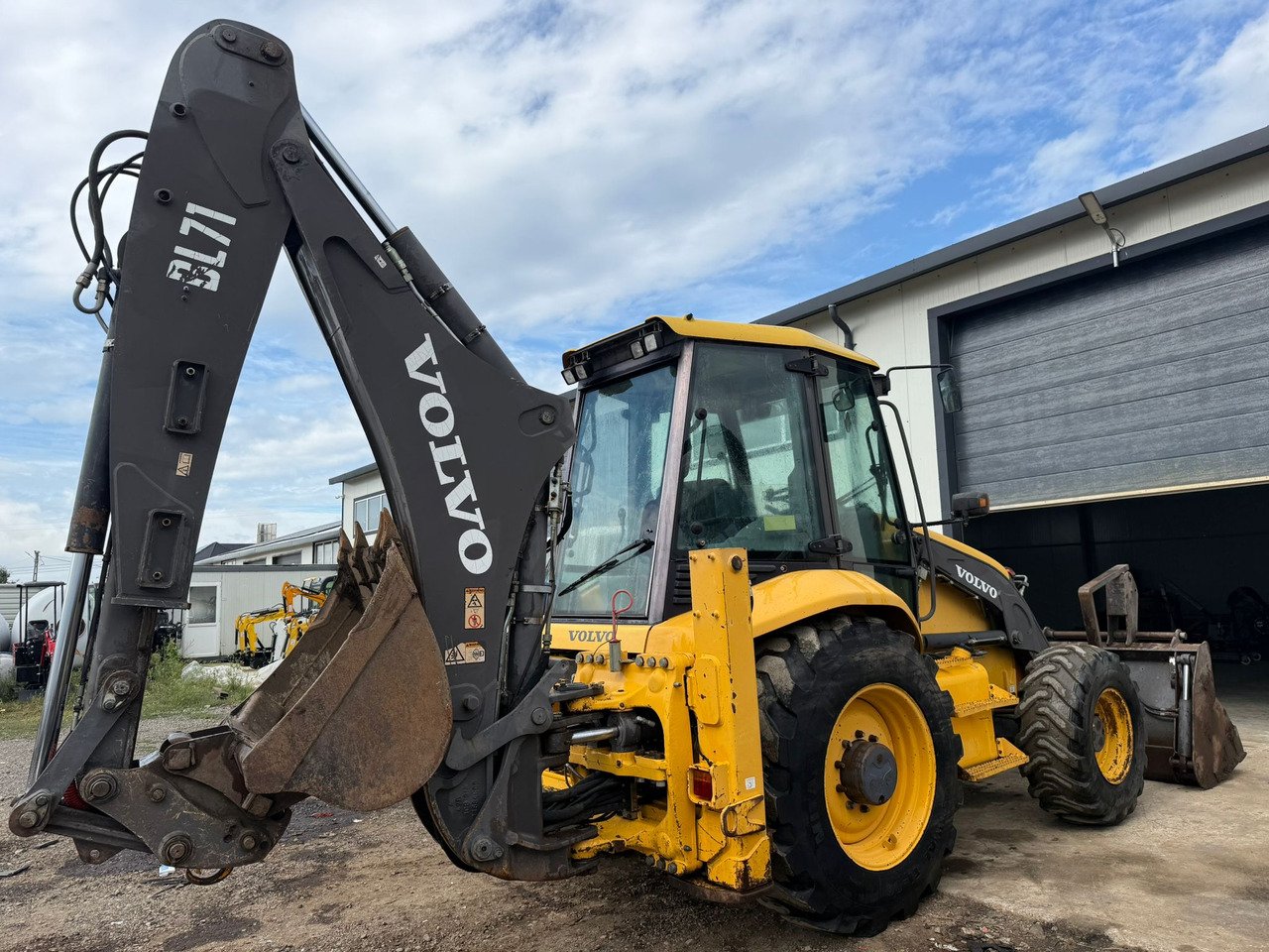 VOLVO BL71 Backhoe Loader - Tractopelle: photos 2 VOLVO BL71 Backhoe Loader - Tractopelle: photos 2