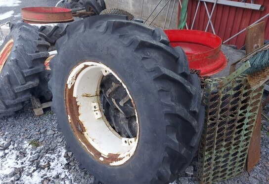 14.9R28 rengas - Valtra - Pneu pour Tracteur agricole: photos 1 14.9R28 rengas - Valtra - Pneu pour Tracteur agricole: photos 1