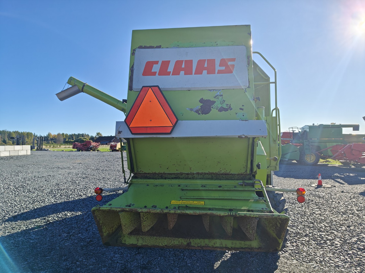 CLAAS Dominator 58 - Moissonneuse-batteuse: photos 3 CLAAS Dominator 58 - Moissonneuse-batteuse: photos 3
