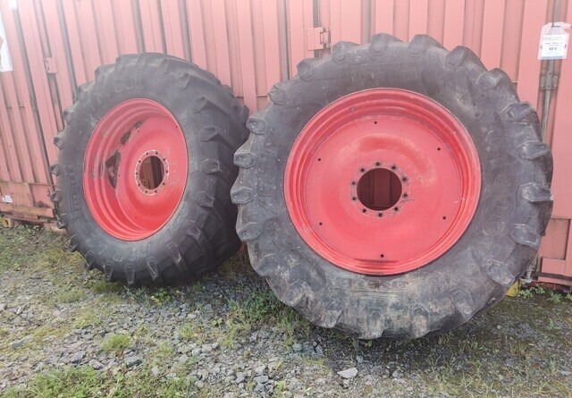 Fendt Takarenkaat 650/65R42 vanteineen - Pneu pour Tracteur agricole: photos 2 Fendt Takarenkaat 650/65R42 vanteineen - Pneu pour Tracteur agricole: photos 2