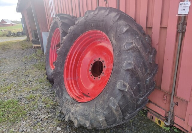 Fendt Takarenkaat 650/65R42 vanteineen - Pneu pour Tracteur agricole: photos 4 Fendt Takarenkaat 650/65R42 vanteineen - Pneu pour Tracteur agricole: photos 4