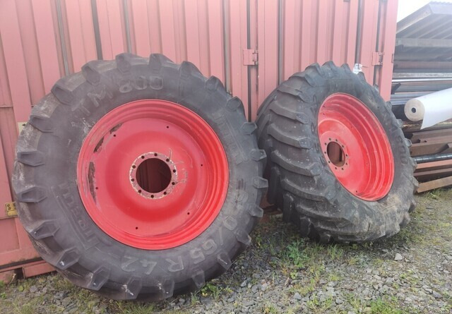 Fendt Takarenkaat 650/65R42 vanteineen - Pneu pour Tracteur agricole: photos 1 Fendt Takarenkaat 650/65R42 vanteineen - Pneu pour Tracteur agricole: photos 1