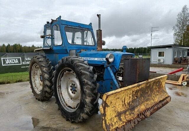 Ford County 754 Super 4 - VIDEO - Tracteur agricole: photos 2 Ford County 754 Super 4 - VIDEO - Tracteur agricole: photos 2