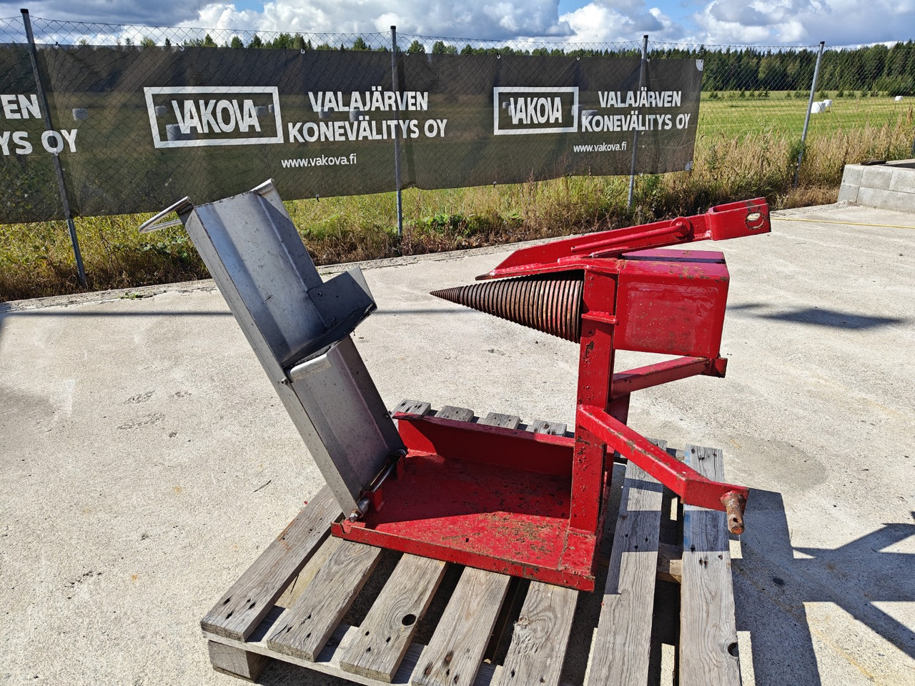 Halkaisukaira traktoriin - Fendeuse de bûches: photos 1 Halkaisukaira traktoriin - Fendeuse de bûches: photos 1