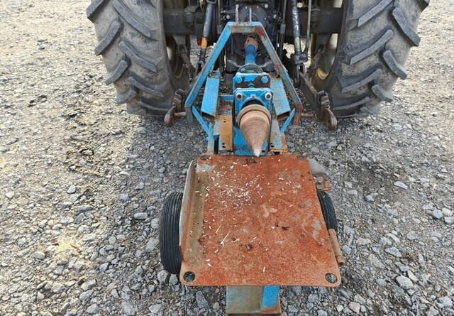 Halkaisukaira traktoriin - KATSO VIDEO - Fendeuse de bûches: photos 2 Halkaisukaira traktoriin - KATSO VIDEO - Fendeuse de bûches: photos 2