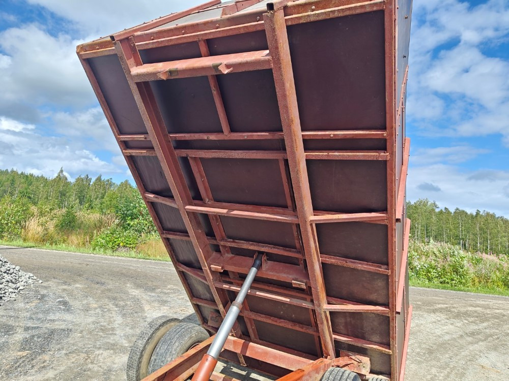 Kippikärry 1-akselinen - n. 93 HL Siisti ja näppärä - Katso video! - Benne agricole: photos 5 Kippikärry 1-akselinen - n. 93 HL Siisti ja näppärä - Katso video! - Benne agricole: photos 5