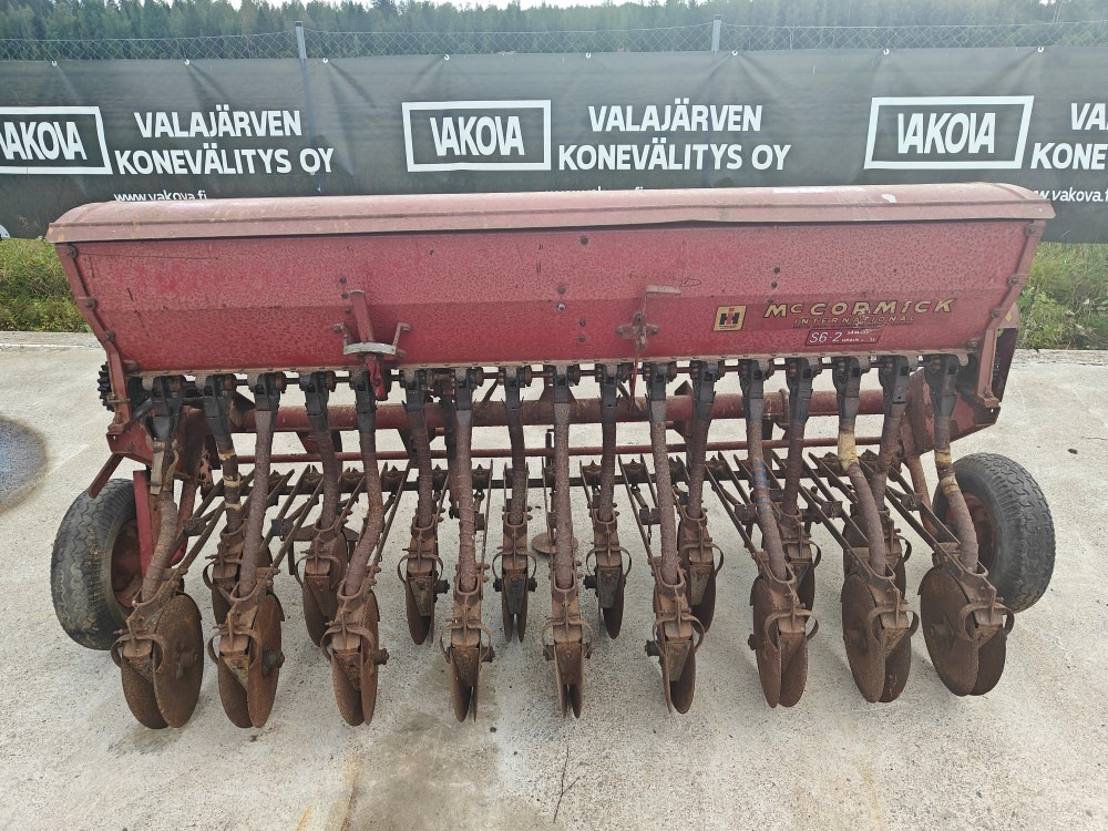 McCORMICK International Kylvinkone - 200cm kiekkovantailla - Semoir: photos 1 McCORMICK International Kylvinkone - 200cm kiekkovantailla - Semoir: photos 1