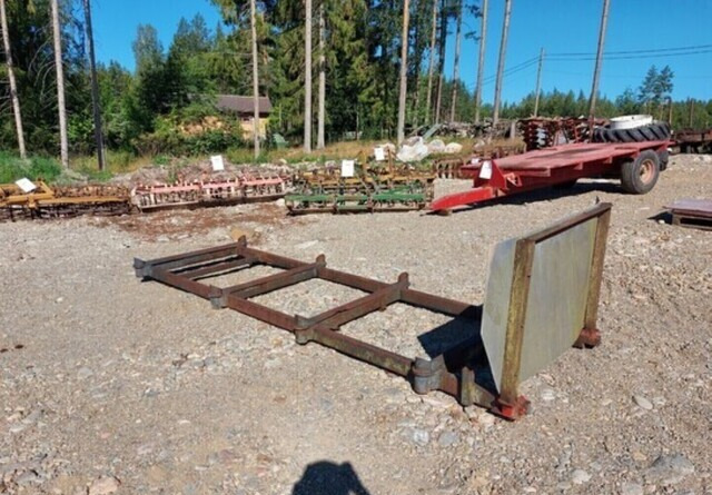 Metsäkärryn alusta 8 pankoinen pituus 400cm - Remorque forestière: photos 3 Metsäkärryn alusta 8 pankoinen pituus 400cm - Remorque forestière: photos 3