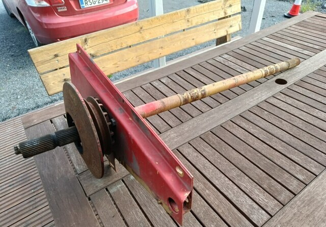 Massey Ferguson 16 pääakseli puimuriin - Pièces de rechange pour Moissonneuse-batteuse: photos 1 Massey Ferguson 16 pääakseli puimuriin - Pièces de rechange pour Moissonneuse-batteuse: photos 1
