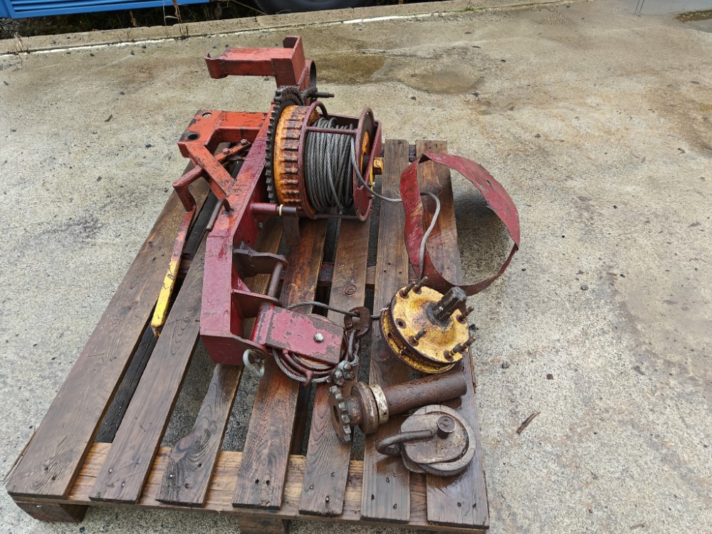 Remet Traktorivinssi - korjattavaksi - Fendeuse de bûches: photos 4 Remet Traktorivinssi - korjattavaksi - Fendeuse de bûches: photos 4