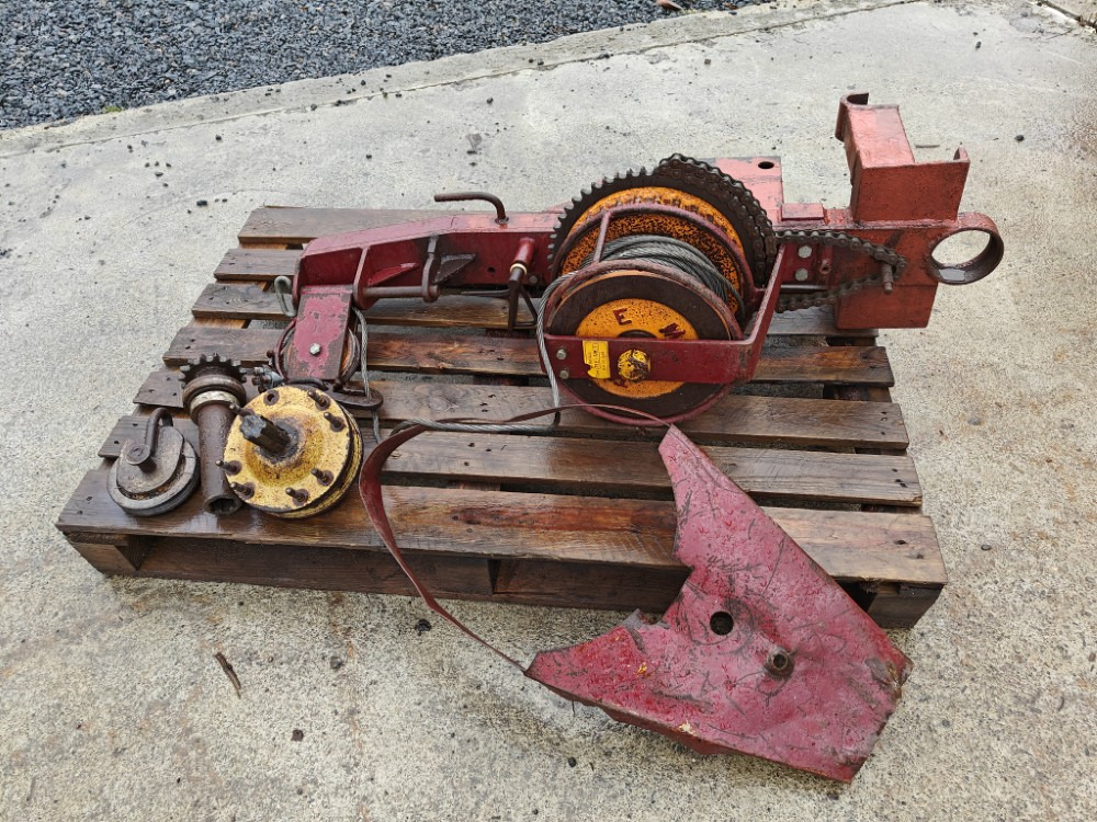 Remet Traktorivinssi - korjattavaksi - Fendeuse de bûches: photos 3 Remet Traktorivinssi - korjattavaksi - Fendeuse de bûches: photos 3