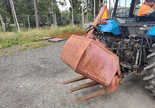 Runni Rehu-Runni L30 rehuleikkuri - VIDEO - Matériel d'ensilage: photos 2 Runni Rehu-Runni L30 rehuleikkuri - VIDEO - Matériel d'ensilage: photos 2