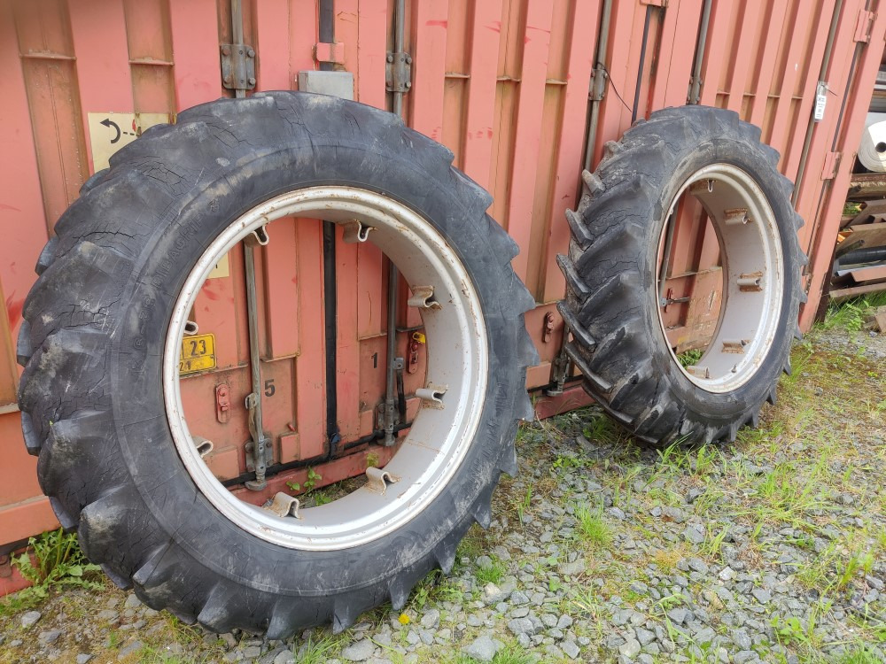 Traktorin renkaat 13.6x36 vannekehillä - Pneu pour Tracteur agricole: photos 5 Traktorin renkaat 13.6x36 vannekehillä - Pneu pour Tracteur agricole: photos 5