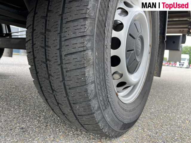 MAN TGE 3.180 4X2F SB Euro6 Klima ZV - Véhicule utilitaire plateau baché: photos 3 MAN TGE 3.180 4X2F SB Euro6 Klima ZV - Véhicule utilitaire plateau baché: photos 3