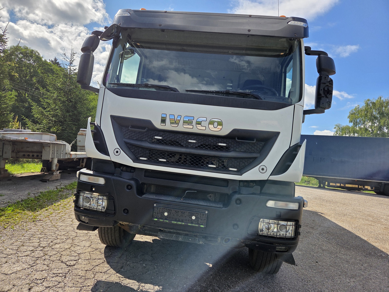 IVECO TRAKKER 500 8x4 EURO6 Bordmatik - Camion benne: photos 2 IVECO TRAKKER 500 8x4 EURO6 Bordmatik - Camion benne: photos 2