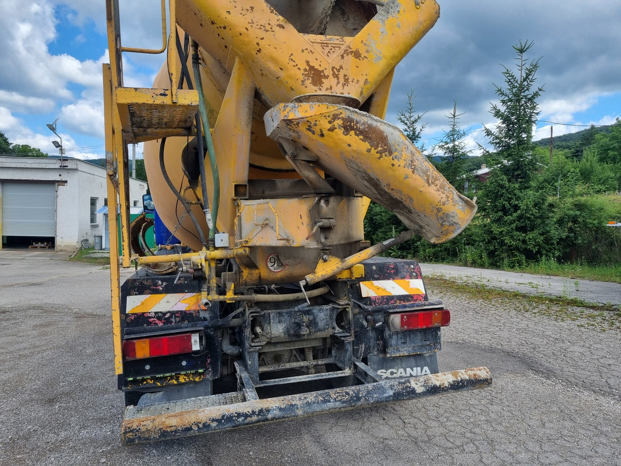 SCANIA R 124 CB8X4HZ 360 mixer - Camion malaxeur: photos 5 SCANIA R 124 CB8X4HZ 360 mixer - Camion malaxeur: photos 5