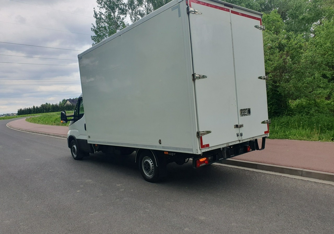Iveco 35 Daily 35S14 klima * 3 osobowy *nowy rozrząd * - Fourgon: photos 5 Iveco 35 Daily 35S14 klima * 3 osobowy *nowy rozrząd * - Fourgon: photos 5