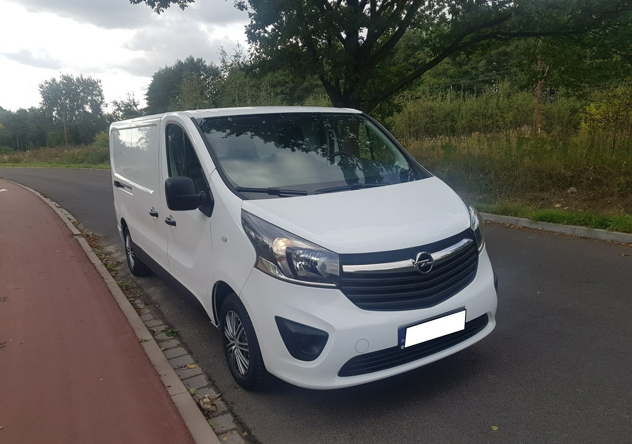 Opel Vivaro krajowy *jeden właściciel * - Fourgon utilitaire: photos 3 Opel Vivaro krajowy *jeden właściciel * - Fourgon utilitaire: photos 3
