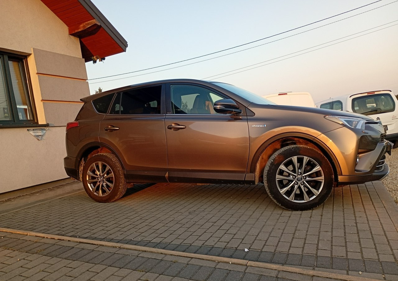 Toyota RAV 4 IV 2017/ 2018 - SUV: photos 4 Toyota RAV 4 IV 2017/ 2018 - SUV: photos 4