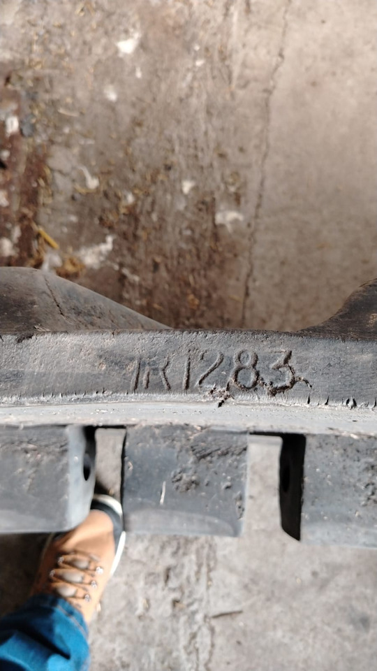 Camso IR1283 or 630-2501 - Chenille pour Tracteur à chenilles: photos 3 Camso IR1283 or 630-2501 - Chenille pour Tracteur à chenilles: photos 3