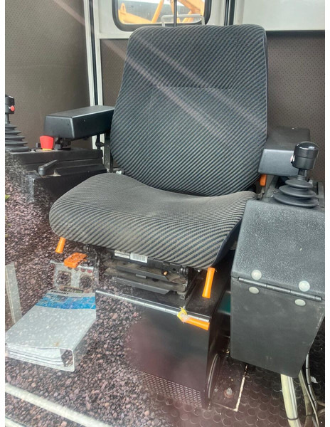 Liebherr 85EC-B 2012yom - Grue à tour: photos 4 Liebherr 85EC-B 2012yom - Grue à tour: photos 4