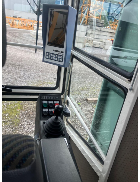 Liebherr 85EC-B 2012yom - Grue à tour: photos 5 Liebherr 85EC-B 2012yom - Grue à tour: photos 5