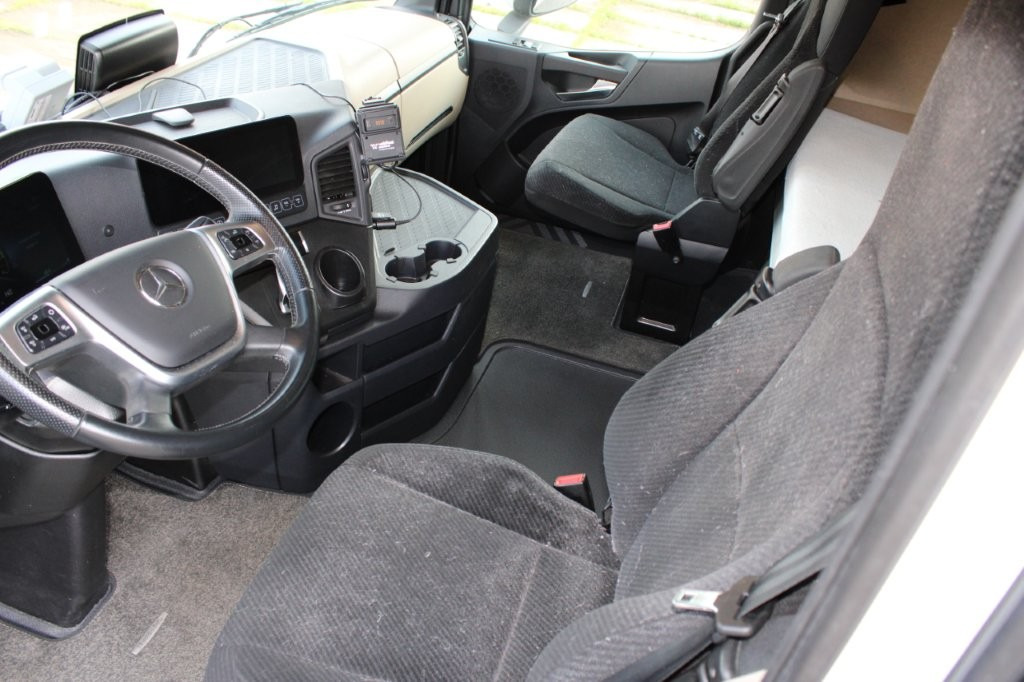 Mercedes-Benz Actros 2542 NAVIGACE + PANAV TVK 18 M (8,20m x 2,4 - Camion à rideaux coulissants, Remorque rideaux coulissants: photos 5 Mercedes-Benz Actros 2542 NAVIGACE + PANAV TVK 18 M (8,20m x 2,4 - Camion à rideaux coulissants, Remorque rideaux coulissants: photos 5