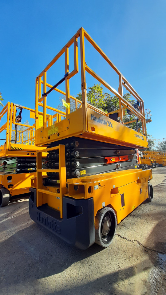 Compact 12 - Nacelle ciseaux: photos 1 Compact 12 - Nacelle ciseaux: photos 1