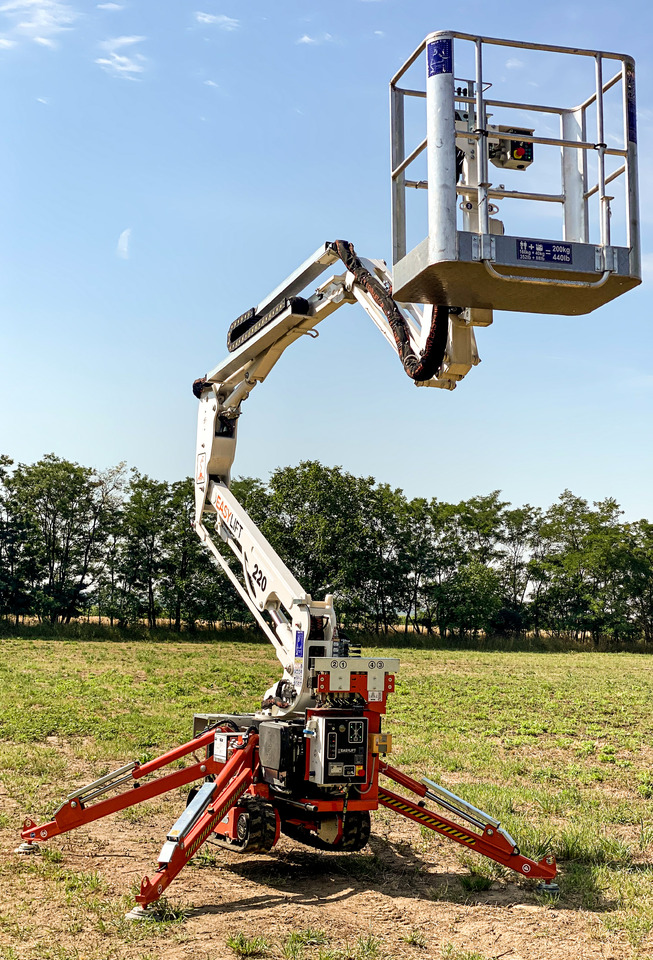 Easylift R130 - Nacelle articulée: photos 2 Easylift R130 - Nacelle articulée: photos 2