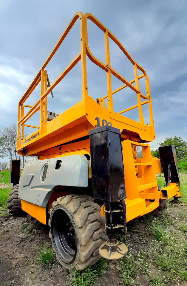 HAULOTTE Compact 12 DX - Nacelle ciseaux: photos 3 HAULOTTE Compact 12 DX - Nacelle ciseaux: photos 3