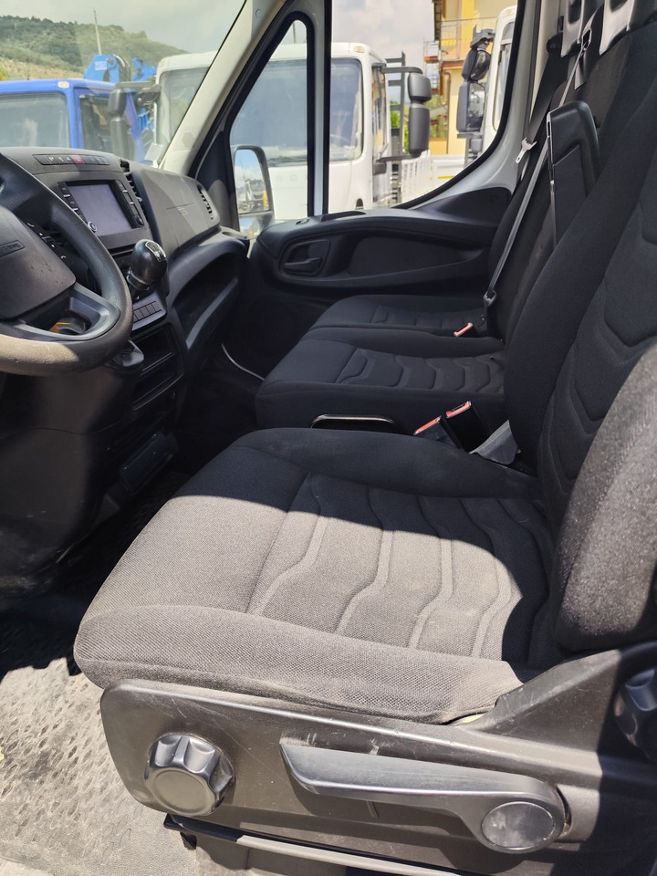 IVECO DAILY 35-130 - Véhicule utilitaire benne: photos 4 IVECO DAILY 35-130 - Véhicule utilitaire benne: photos 4