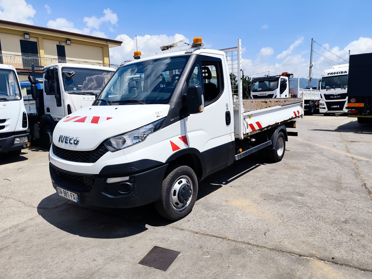 IVECO DAILY 35-130 - Véhicule utilitaire benne: photos 2 IVECO DAILY 35-130 - Véhicule utilitaire benne: photos 2