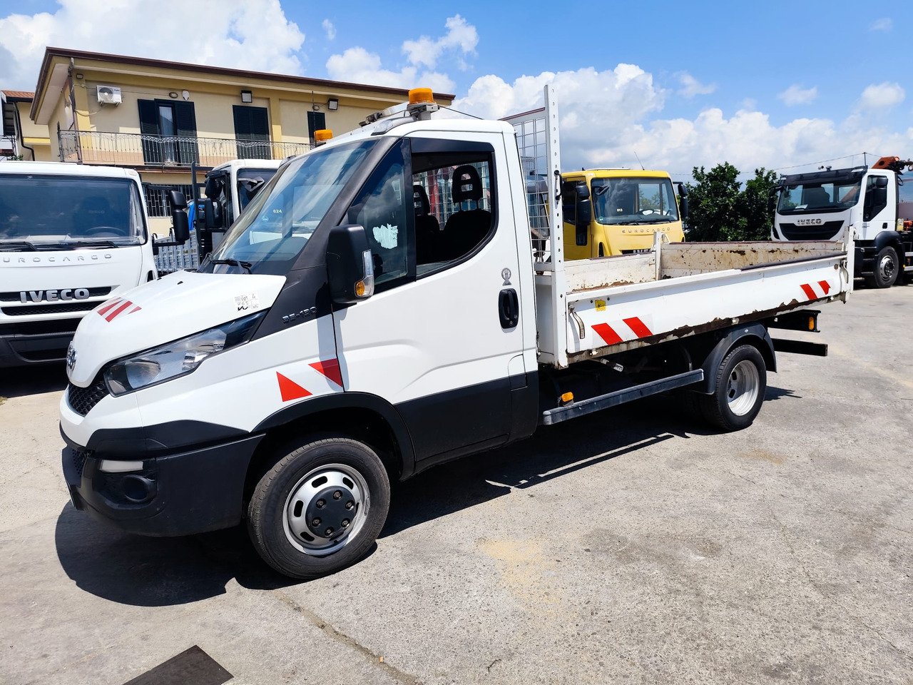 IVECO DAILY 35-130 - Véhicule utilitaire benne: photos 3 IVECO DAILY 35-130 - Véhicule utilitaire benne: photos 3