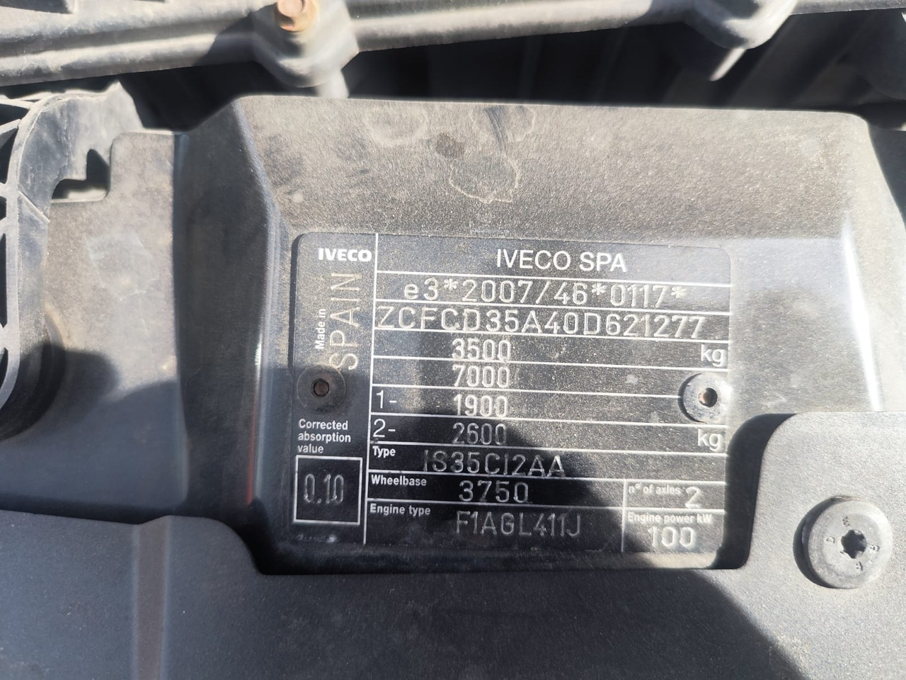 IVECO DAILY 35-140 - Camion grue: photos 3 IVECO DAILY 35-140 - Camion grue: photos 3