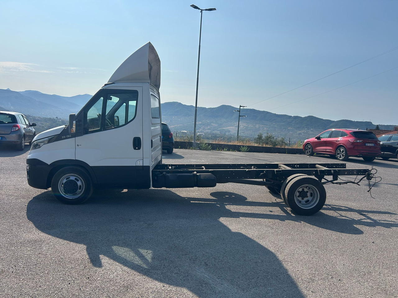 IVECO DAILY 35C15 - Camion grue: photos 3 IVECO DAILY 35C15 - Camion grue: photos 3