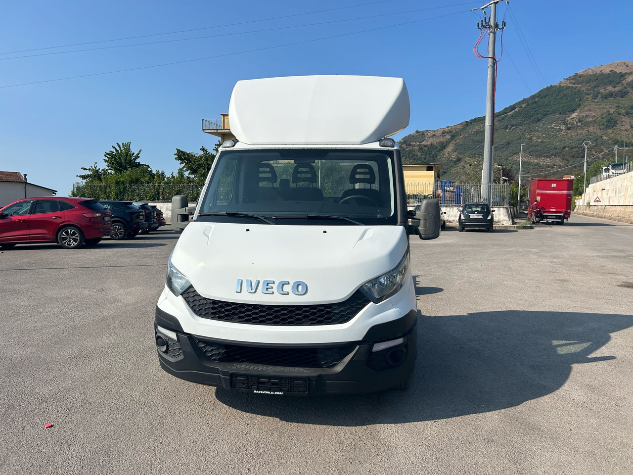 IVECO DAILY 35C15 - Camion grue: photos 5 IVECO DAILY 35C15 - Camion grue: photos 5