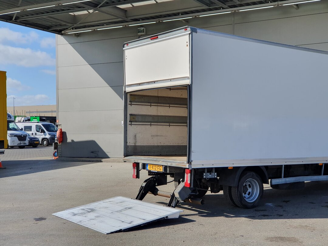 IVECO DAILY 35C15 - Fourgon utilitaire: photos 3 IVECO DAILY 35C15 - Fourgon utilitaire: photos 3