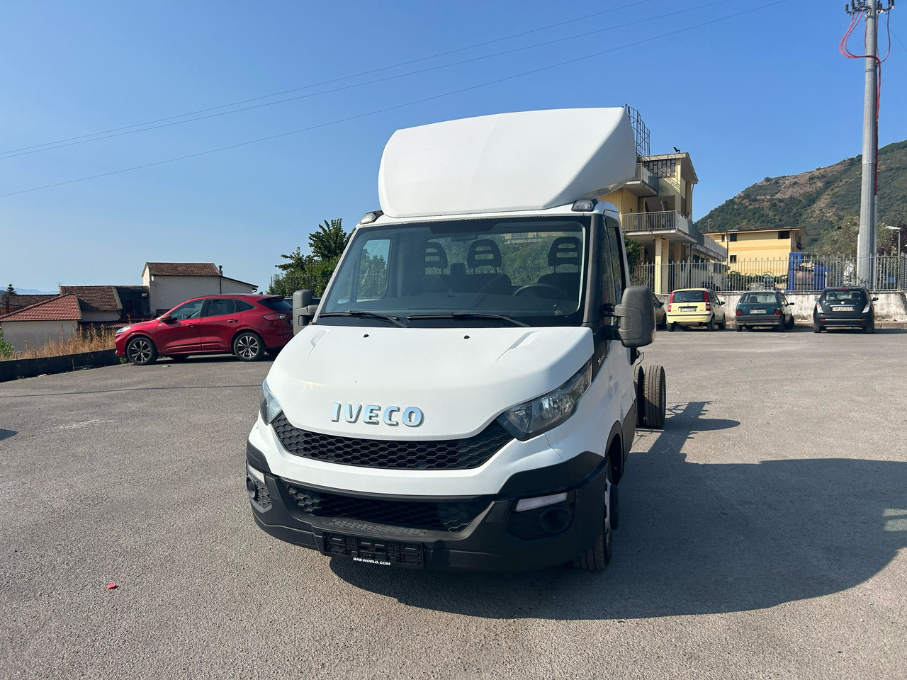 IVECO DAILY 35C15 - Camion grue: photos 4 IVECO DAILY 35C15 - Camion grue: photos 4