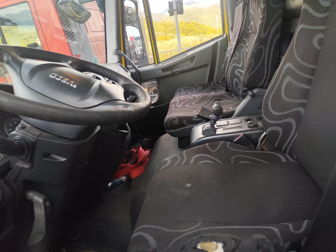 IVECO EUROCARGO 120E28P - Châssis cabine: photos 5 IVECO EUROCARGO 120E28P - Châssis cabine: photos 5